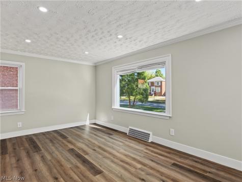 5534 Beechwood Avenue Maple Heights OH 44137