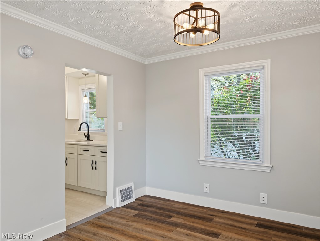 5534 Beechwood Avenue Maple Heights OH 44137