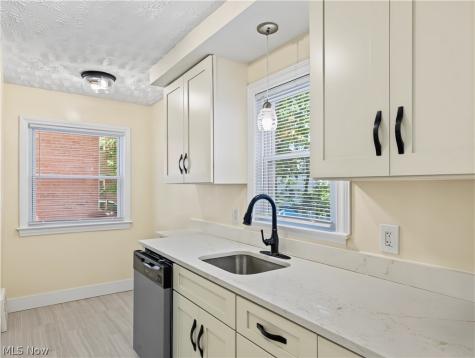 5534 Beechwood Avenue Maple Heights OH 44137