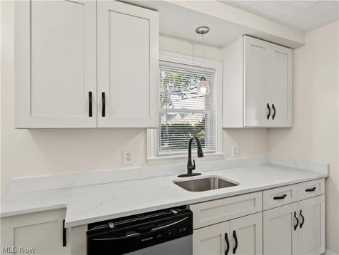 5534 Beechwood Avenue Maple Heights OH 44137