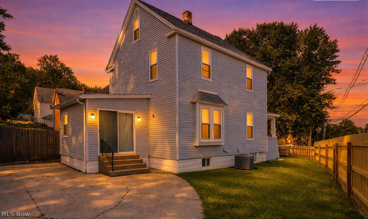 2156 7th Street SW Akron OH 44314