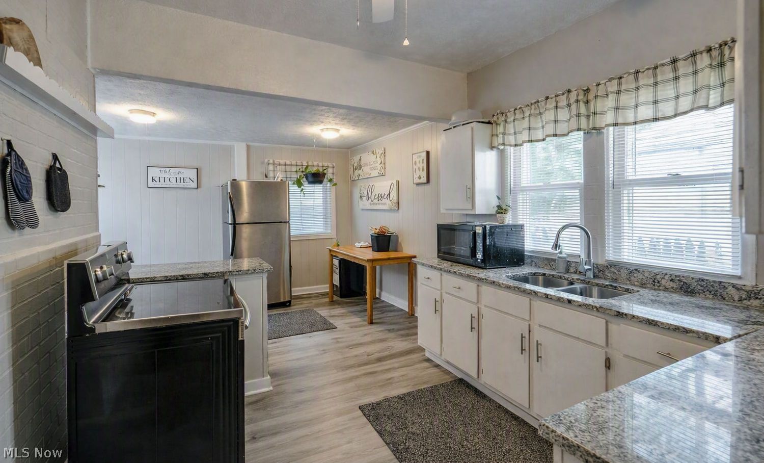 2156 7th Street SW Akron OH 44314