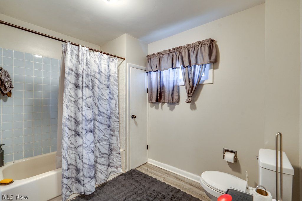 2156 7th Street SW Akron OH 44314
