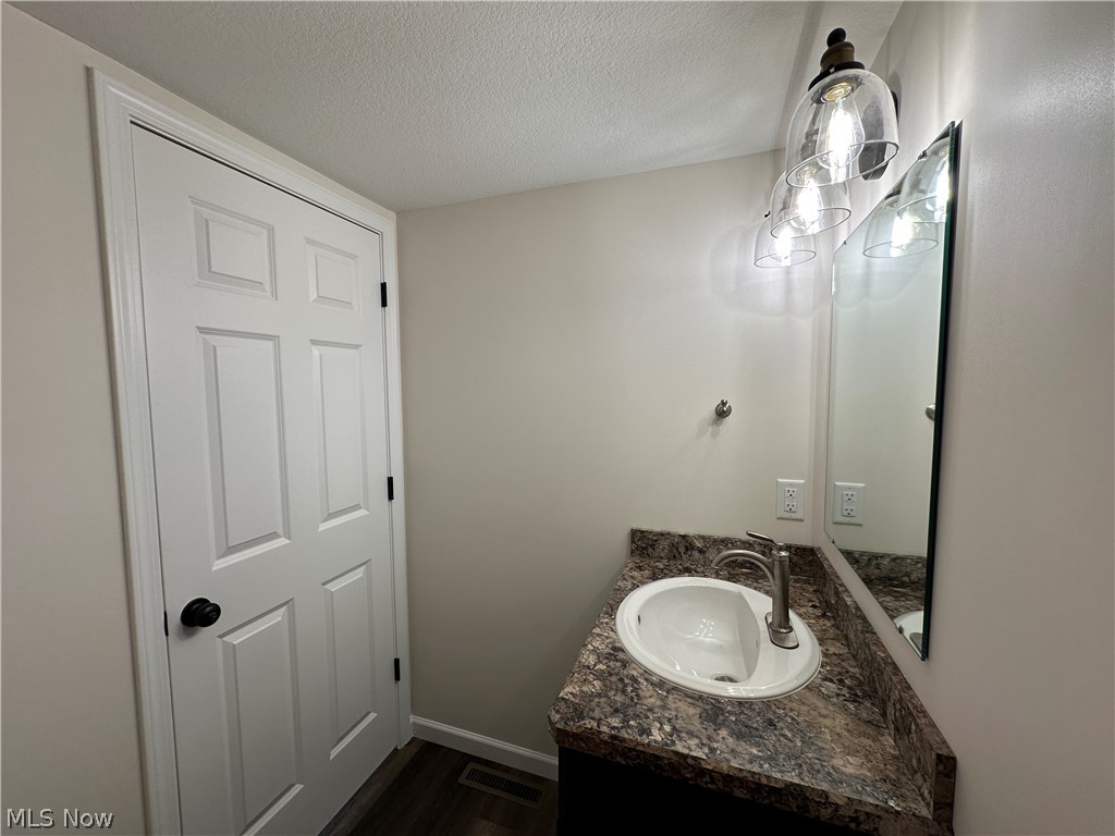 371 Sexton Street Struthers OH 44471
