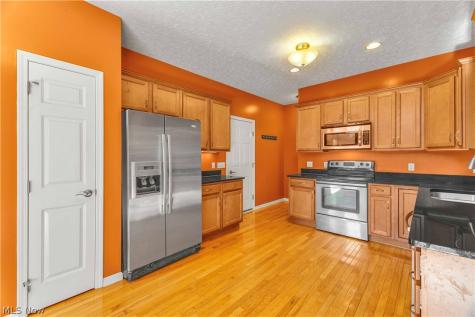 199 Highland Avenue Avon Lake OH 44012