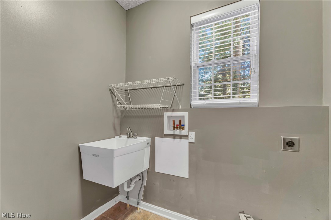 199 Highland Avenue Avon Lake OH 44012