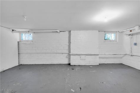1901 Parkway Drive Cleveland Heights OH 44118