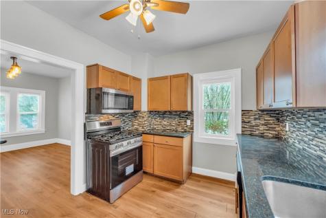 1901 Parkway Drive Cleveland Heights OH 44118