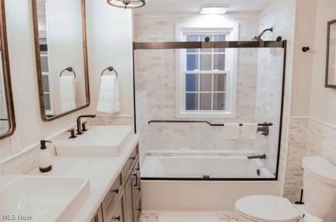 17707 Lomond Boulevard Shaker Heights OH 44122
