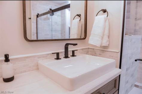 17707 Lomond Boulevard Shaker Heights OH 44122
