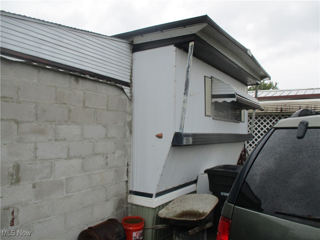 8209 Russell Lane Cleveland OH 44144