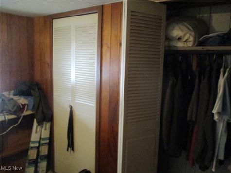 8209 Russell Lane Cleveland OH 44144