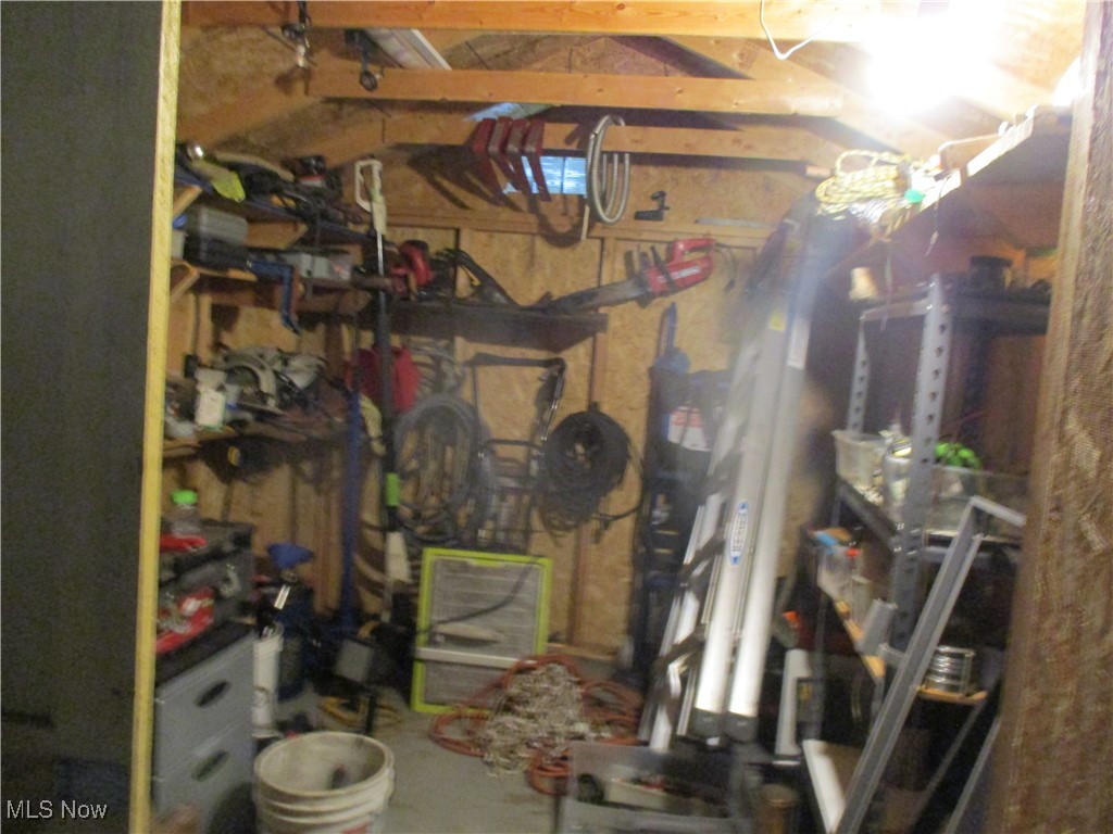 8209 Russell Lane Cleveland OH 44144