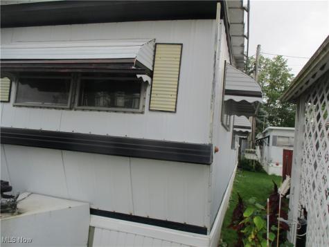 8209 Russell Lane Cleveland OH 44144