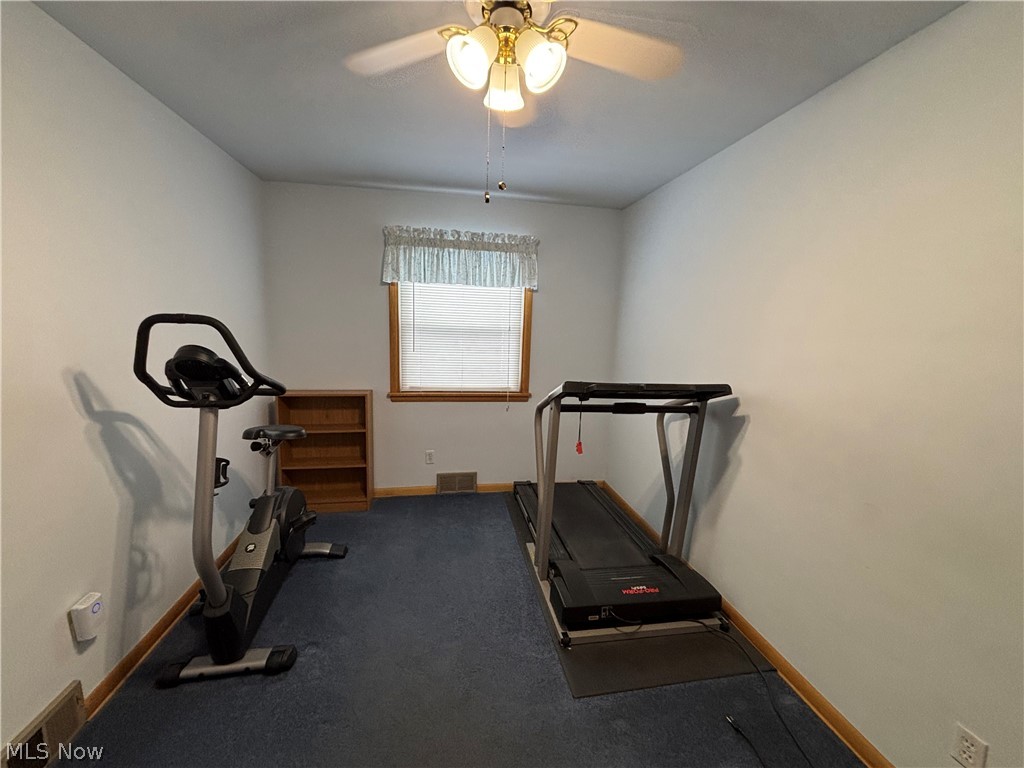 1924 Westwood Drive NW Warren OH 44485