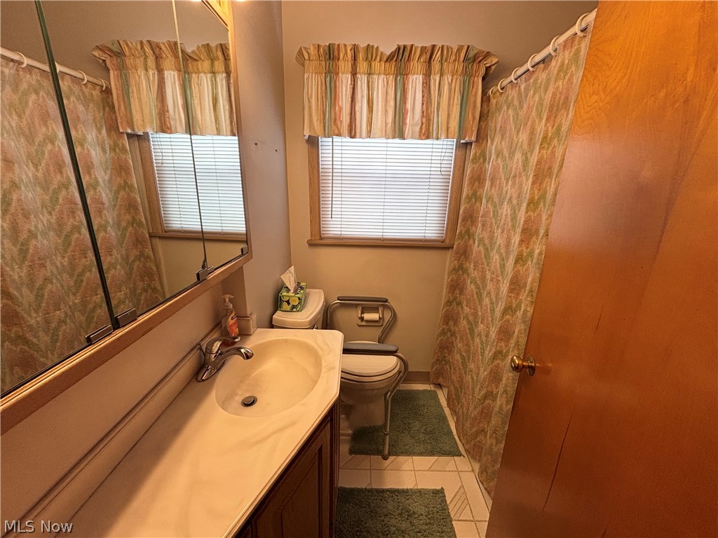 1924 Westwood Drive NW Warren OH 44485
