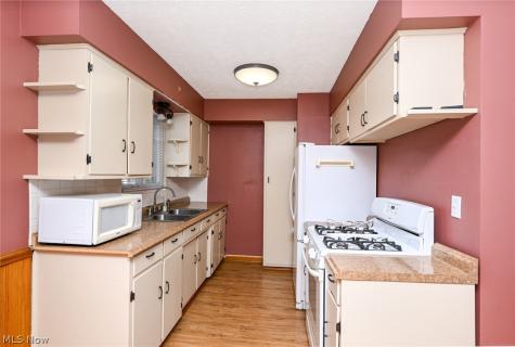 367 Lincoln Avenue Cuyahoga Falls OH 44221