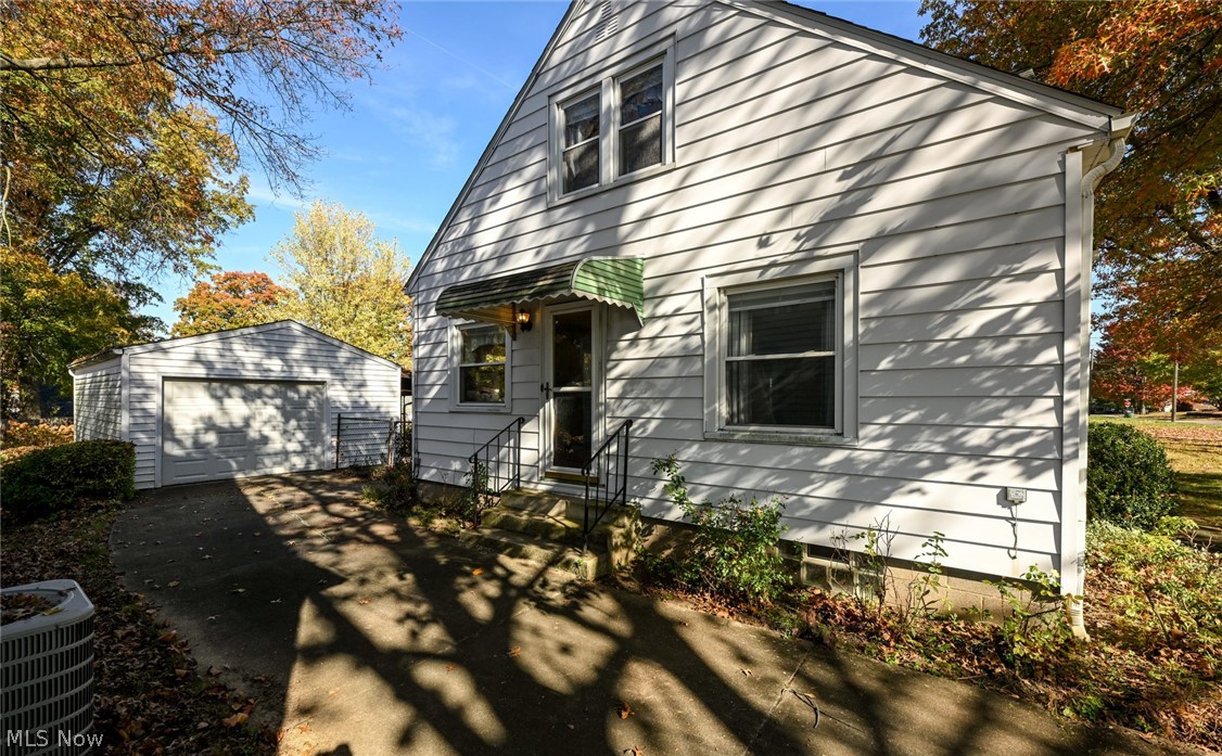 367 Lincoln Avenue Cuyahoga Falls OH 44221