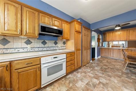 1187 Meadowbrook Boulevard Brunswick OH 44212