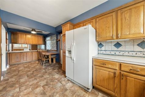 1187 Meadowbrook Boulevard Brunswick OH 44212