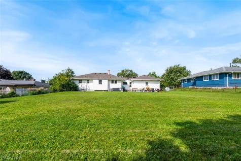 1187 Meadowbrook Boulevard Brunswick OH 44212