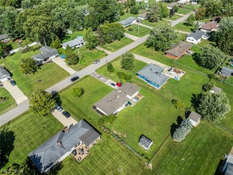 1187 Meadowbrook Boulevard Brunswick OH 44212