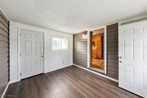 1187 Meadowbrook Boulevard Brunswick OH 44212