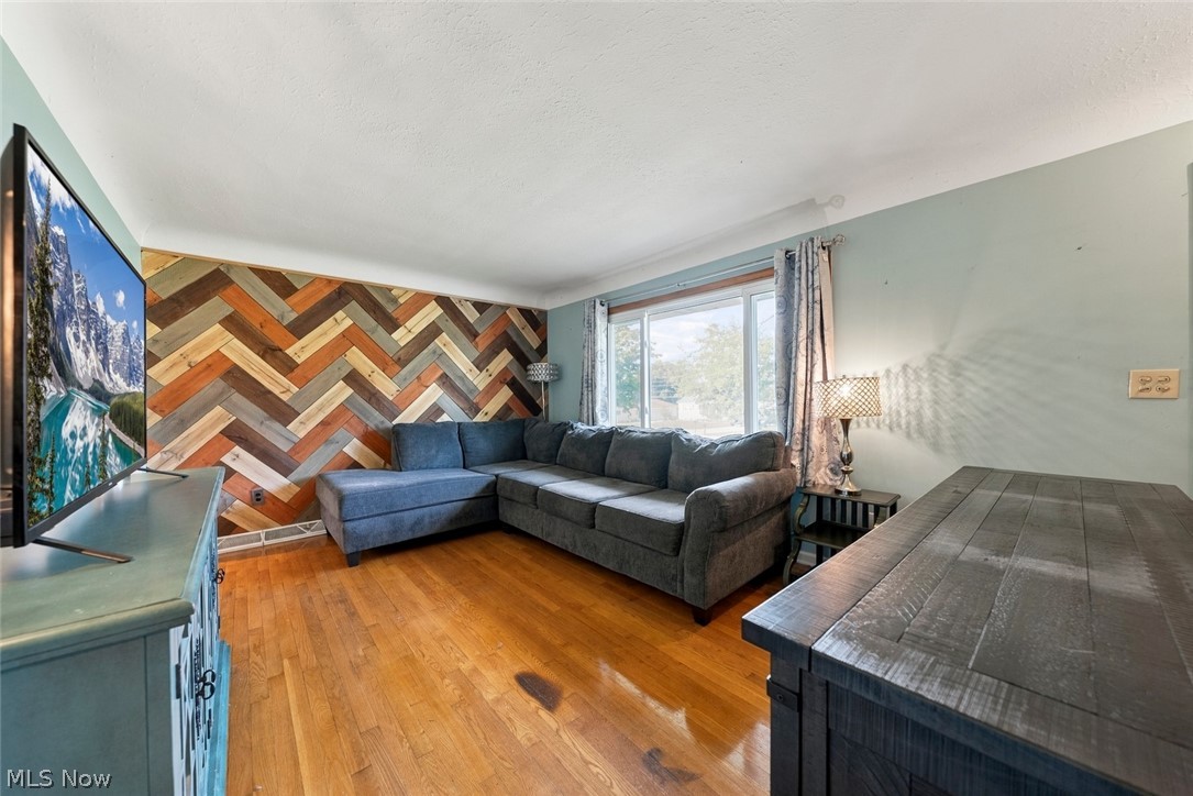1187 Meadowbrook Boulevard Brunswick OH 44212