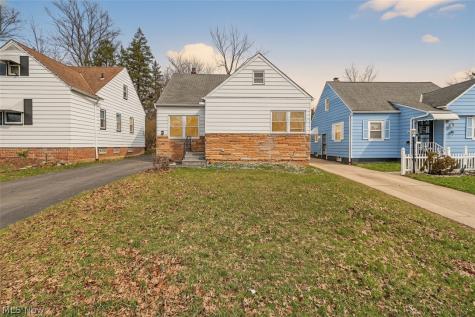 5571 Oakwood Avenue Maple Heights OH 44137