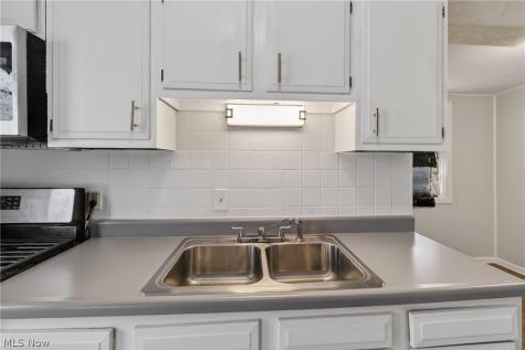 5571 Oakwood Avenue Maple Heights OH 44137