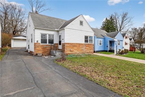 5571 Oakwood Avenue Maple Heights OH 44137