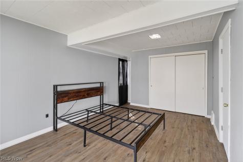 5571 Oakwood Avenue Maple Heights OH 44137
