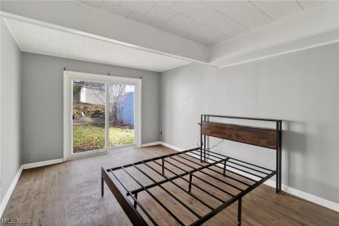 5571 Oakwood Avenue Maple Heights OH 44137