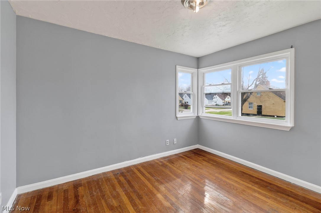 5571 Oakwood Avenue Maple Heights OH 44137