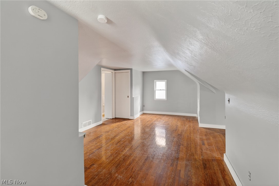 5571 Oakwood Avenue Maple Heights OH 44137