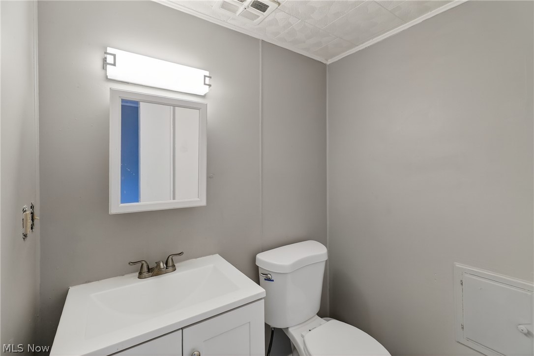 5571 Oakwood Avenue Maple Heights OH 44137