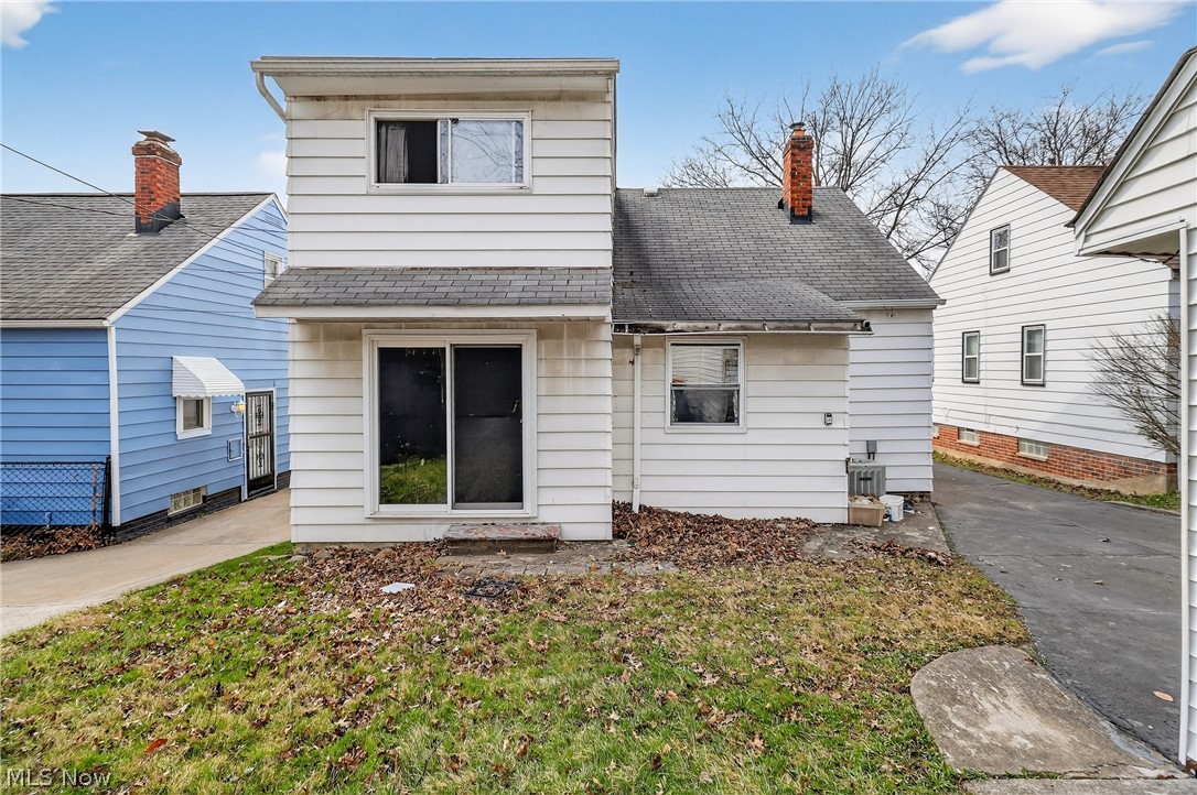 5571 Oakwood Avenue Maple Heights OH 44137