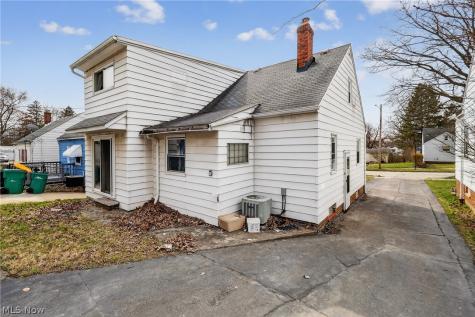 5571 Oakwood Avenue Maple Heights OH 44137