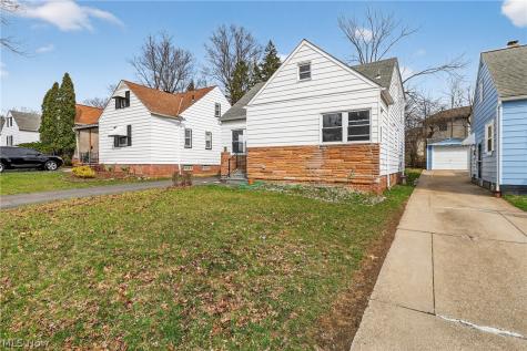 5571 Oakwood Avenue Maple Heights OH 44137