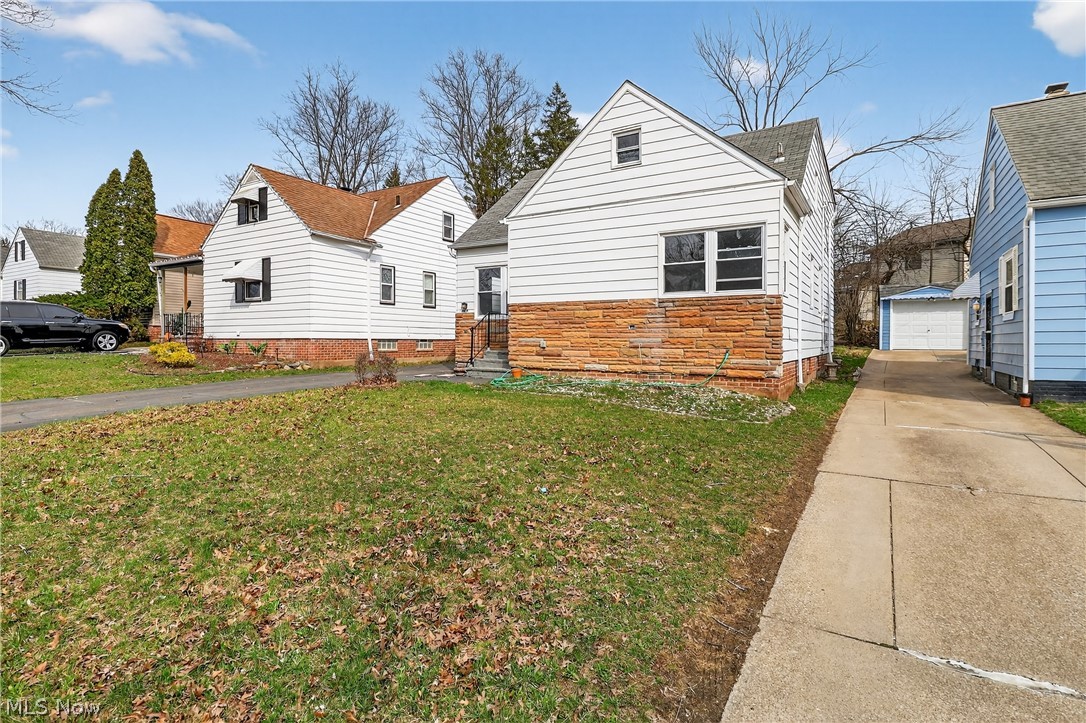 5571 Oakwood Avenue Maple Heights OH 44137