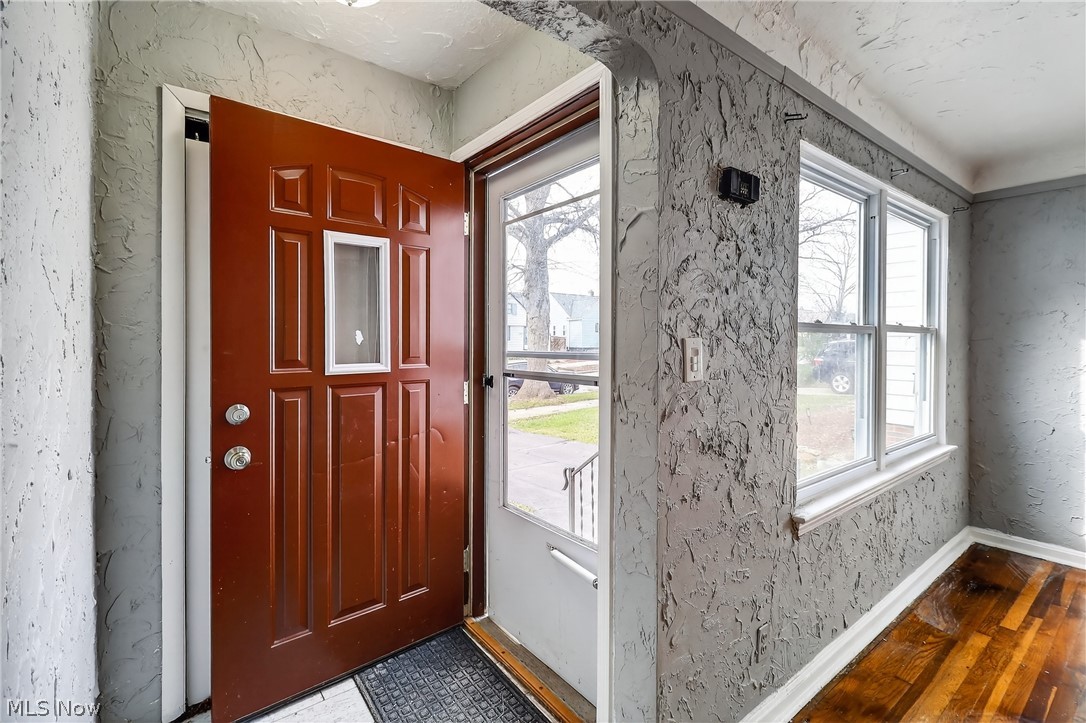 5571 Oakwood Avenue Maple Heights OH 44137