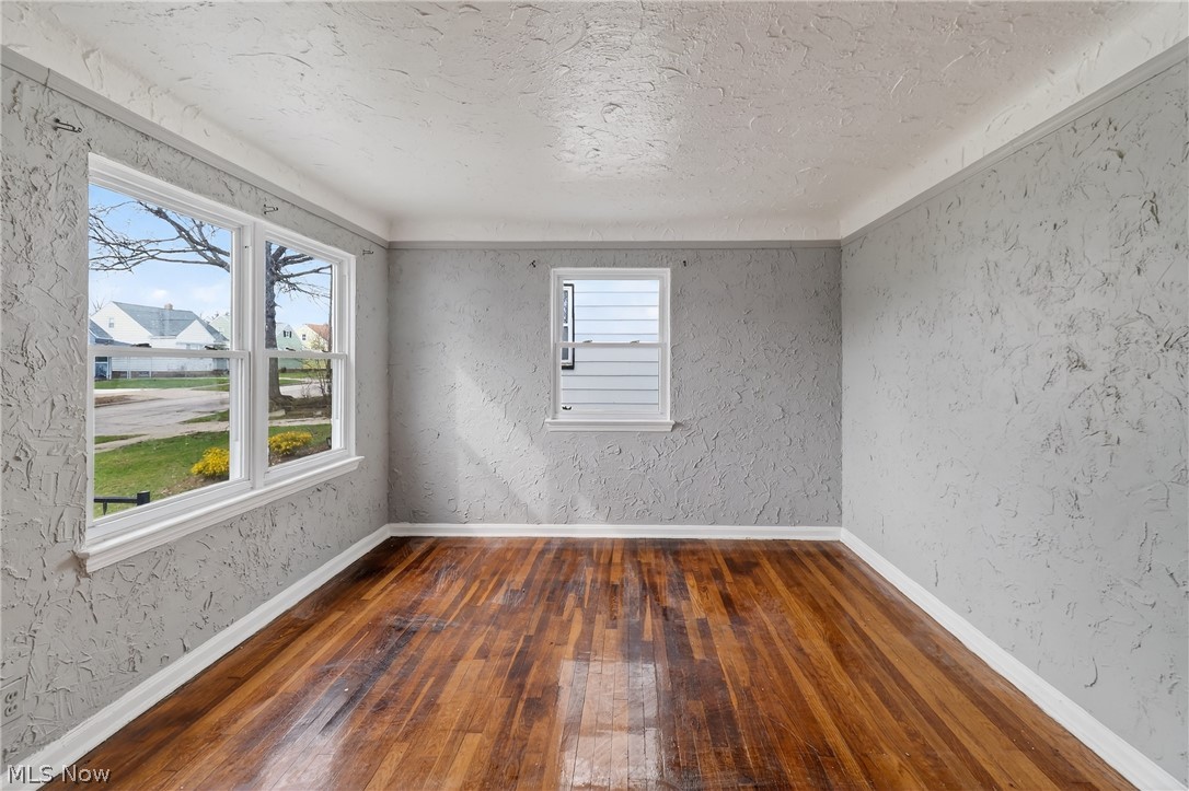 5571 Oakwood Avenue Maple Heights OH 44137