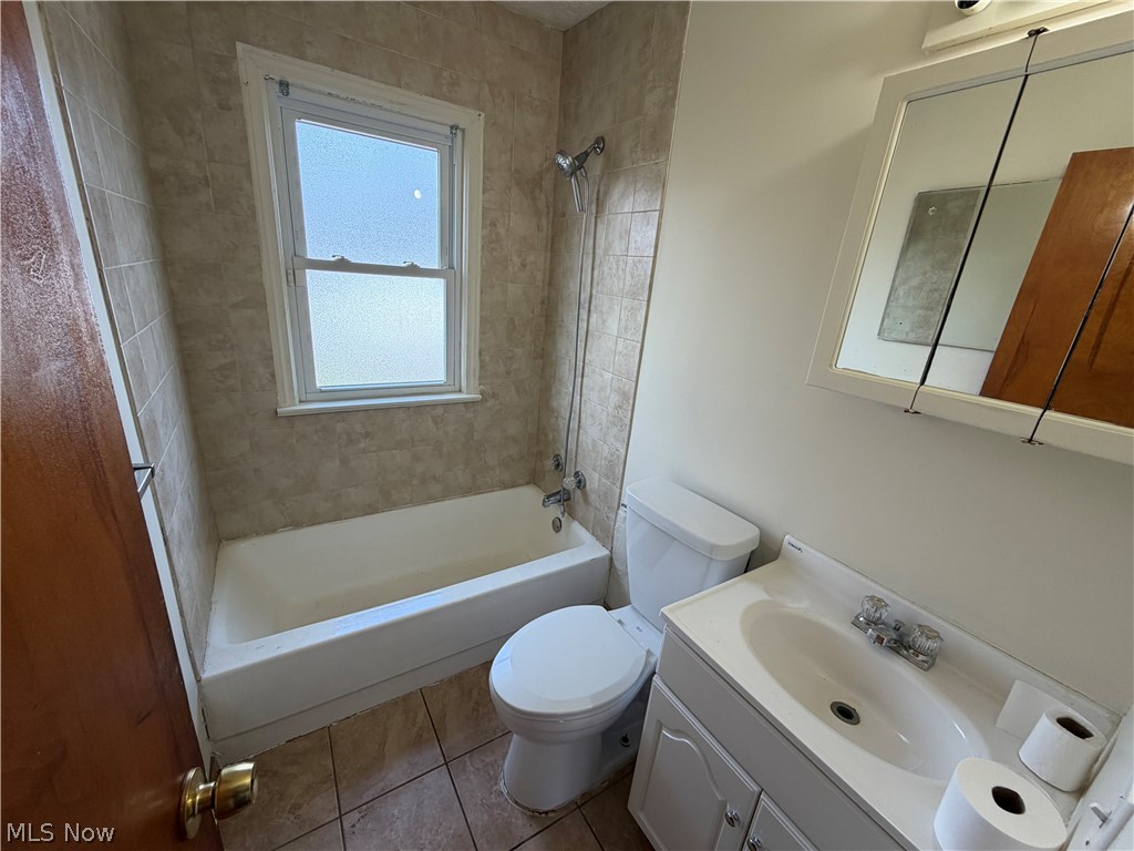 12510 Grimsby Avenue Cleveland OH 44135