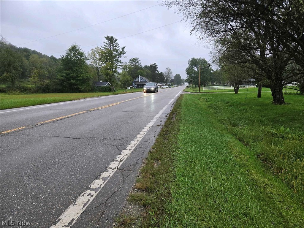 7849 State Route 800 SE Uhrichsville OH 44683