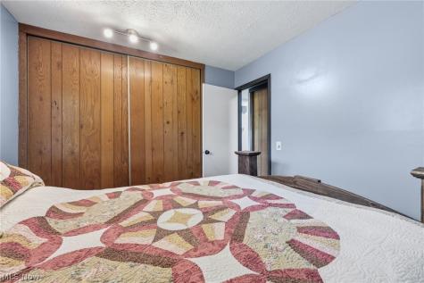 9893 Plum Brook Lane Strongsville OH 44149