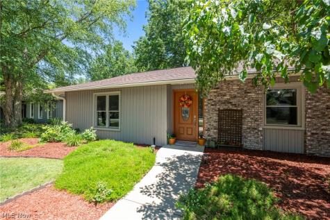 9893 Plum Brook Lane Strongsville OH 44149