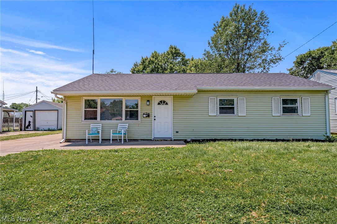 2221 Maxine Avenue NE Canton OH 44705