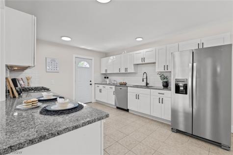 2221 Maxine Avenue NE Canton OH 44705