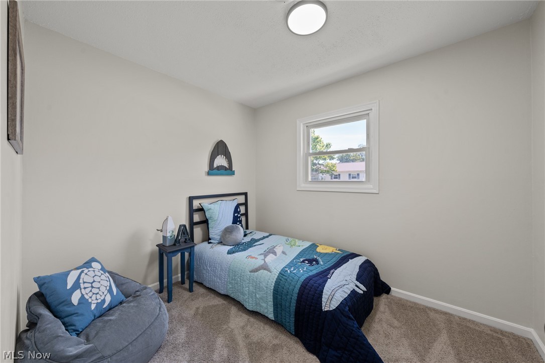 2221 Maxine Avenue NE Canton OH 44705