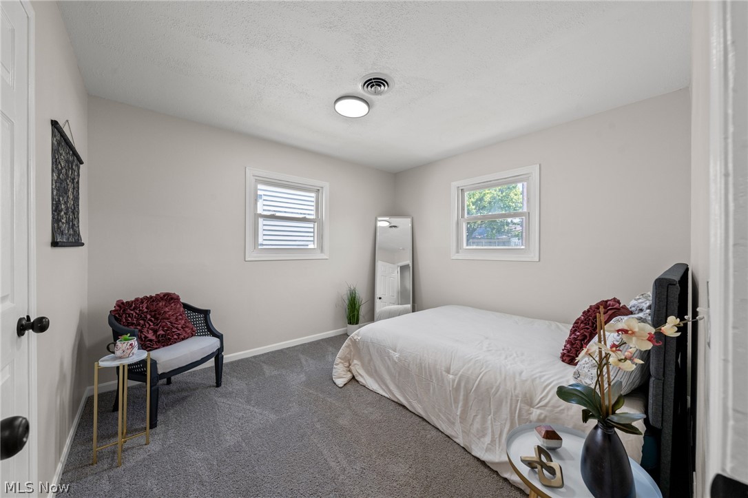 2221 Maxine Avenue NE Canton OH 44705